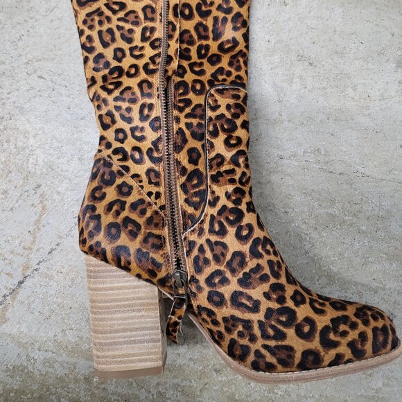 Leopard print Calf Skin tall Bill Blass.boo6s - Picture 2 of 4
